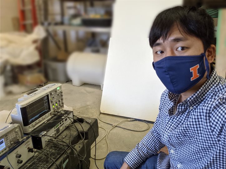 Mingu Kang, a CEE doctoral student, dons a UIUC mask while working in the Nathan M. Newmark Civil Engineering Laboratory on Sept. 8.