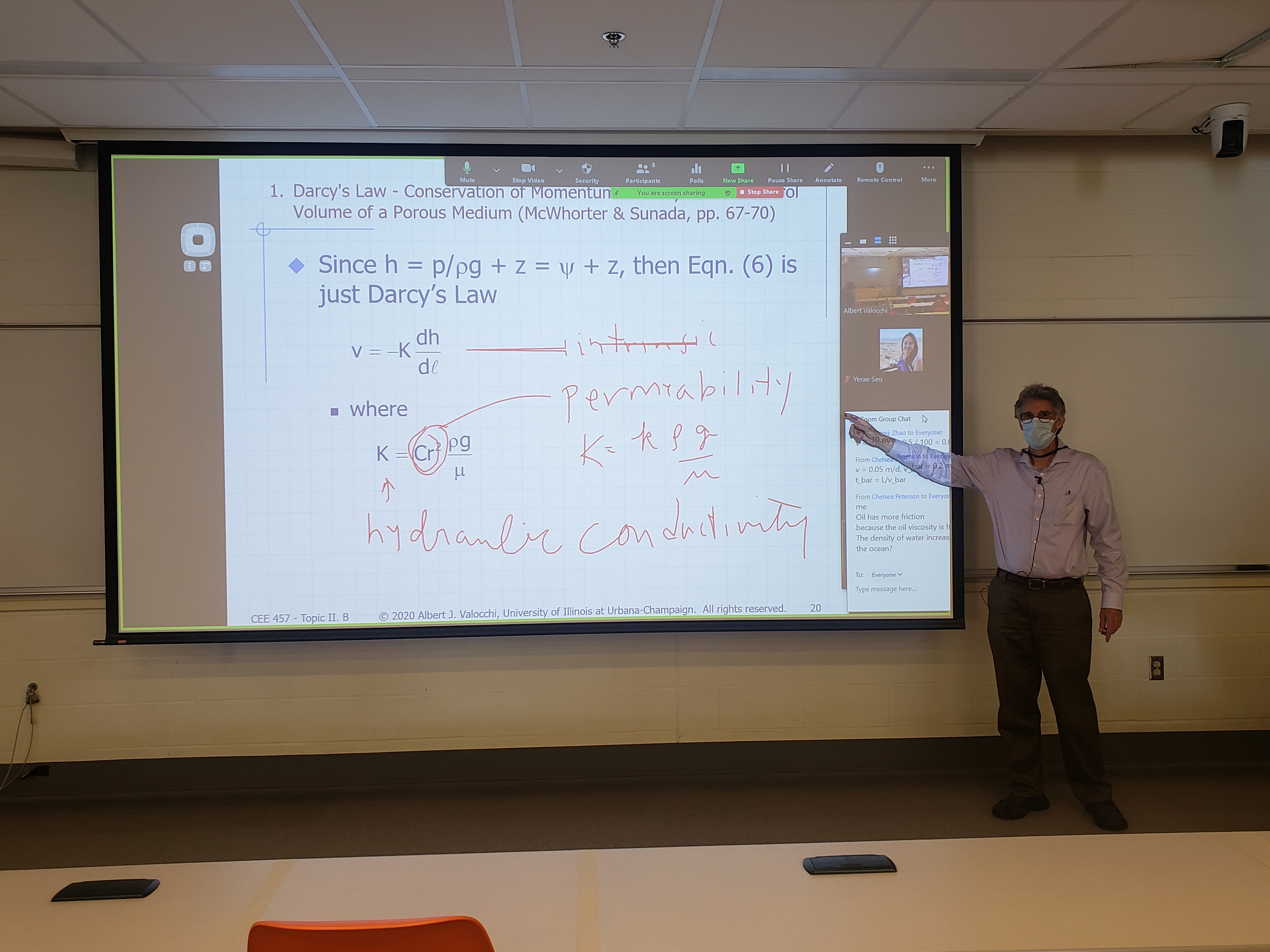 Al Valocchi, the CEE interim head and professor, teaches CEE 457 &mdash; Groundwater likely for the last time before he retires at the Yeh Center connected to the Nathan Newmark Civil Engineering Laboratory on Sept. 4. &quot;I first taught this class in the fall semester of 1981. I have updated the course material since then,&quot; he joked.