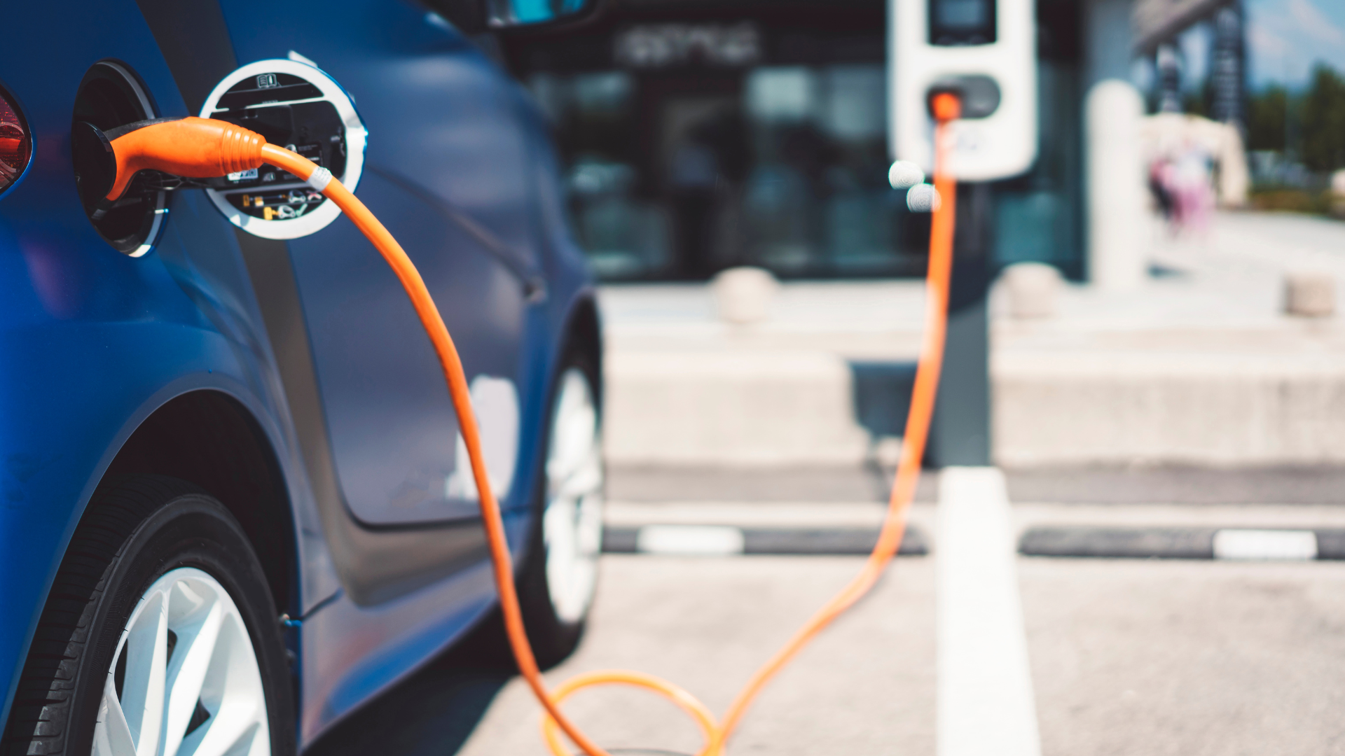 The state of Illinois aims to adopt one million electric vehicles by 2030 and to reduce its emissions by 45% by 2035, in accordance with the Climate and Equitable Jobs Act.